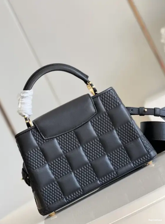 Rep ladies LOUIS CAPUCINES BB VUITTON 0605